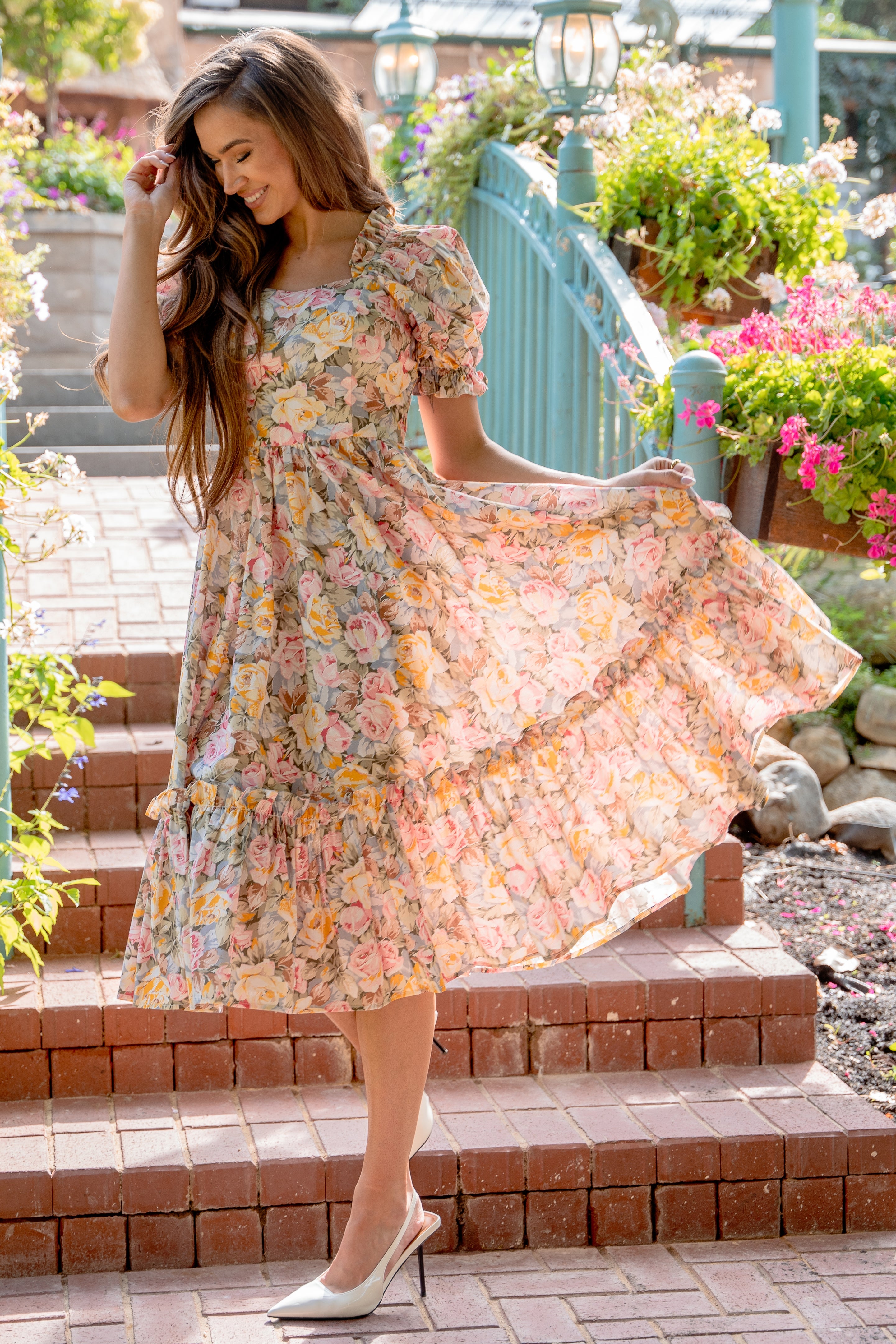 Avril Ivory Cottage Rose Floral - DM Exclusive