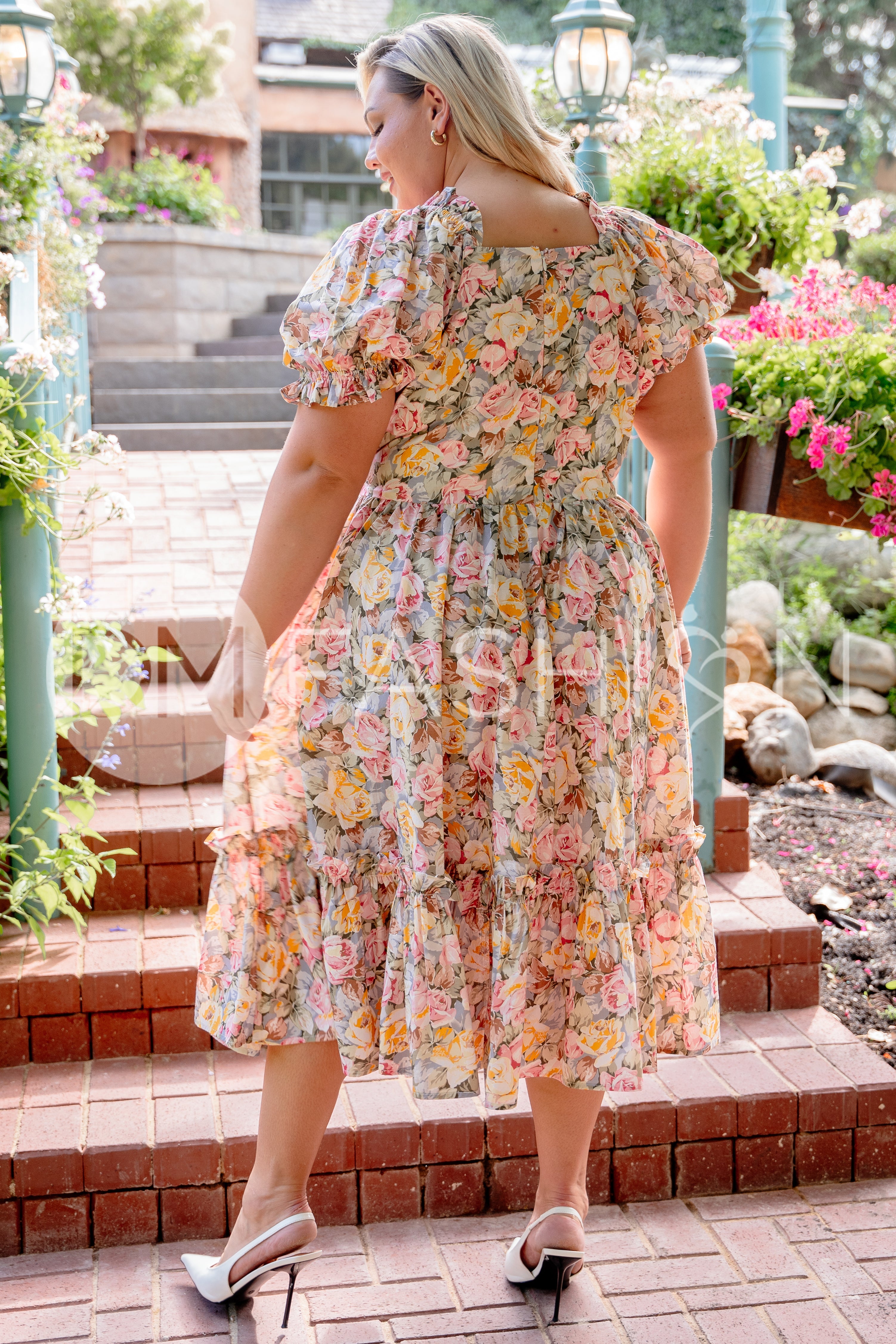 Avril Ivory Cottage Rose Floral - DM Exclusive