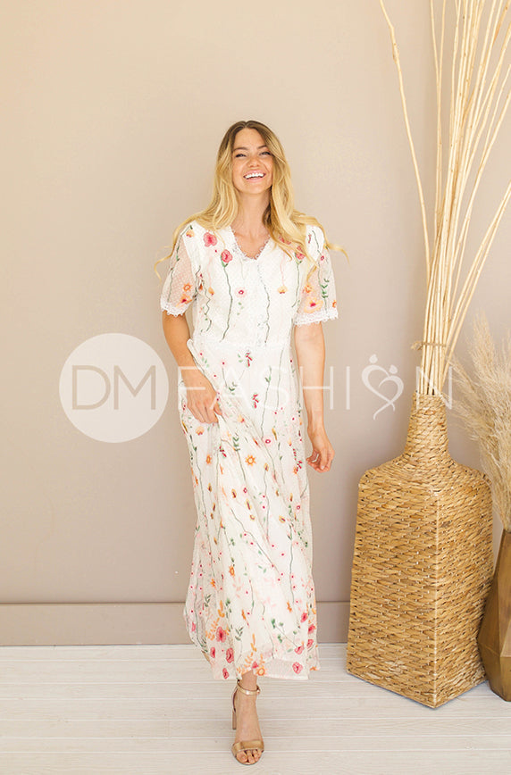 Diana Embroidered Ivory Floral Dress - DM Exclusive